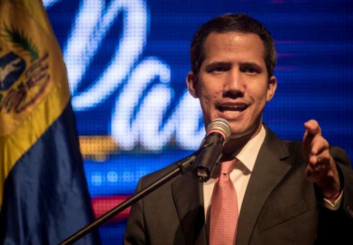 El presidente de la Asamblea Nacional de Venezuela, Juan Guaidó, participa en un acto del 