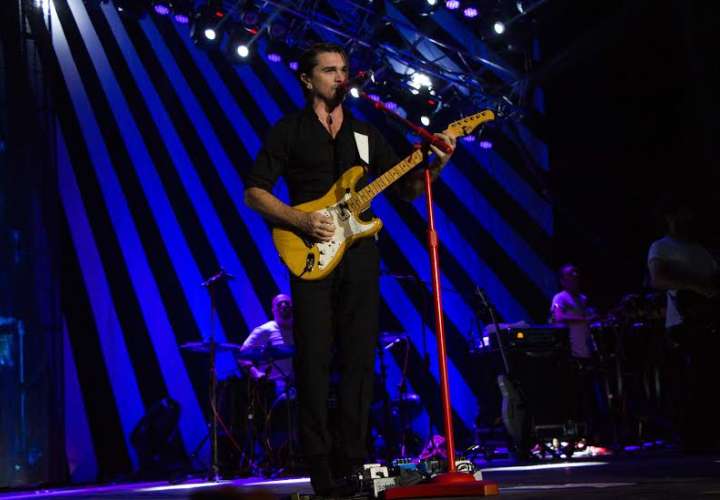Juanes encandila al público de Starlite con su fusión de pop y rock latinos