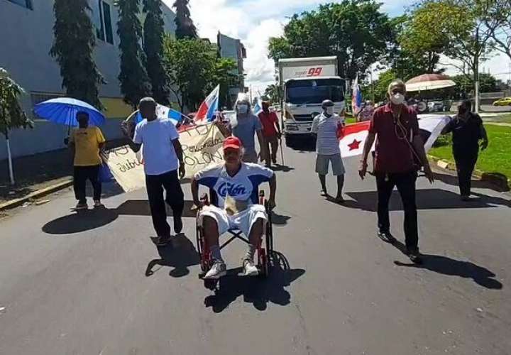 Jubilados y pensionados salen a protestar en Colón y Bocas del Toro