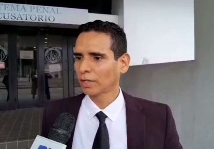 El abogado Kevin Moncada está defendiendo la inocencia de Eduardo Narváez, por el presunto delito de violencia de género contra la exprocuradora Kenia Porcell.