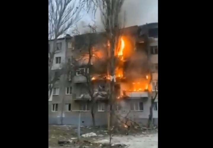 Rusia sigue con ataques aéreos contra asentamientos en Kiev 