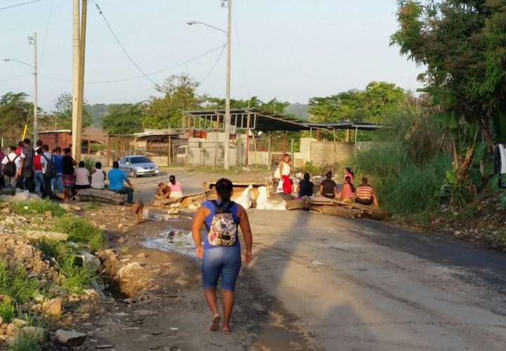 Repliegan a manifestantes de Kuna Nega que se oponen a proyecto carretero