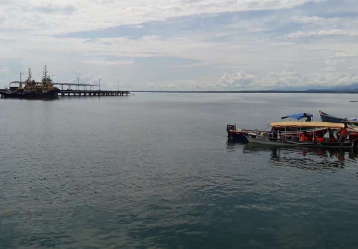 Vista general de área en donde se volcó la embarcación en Bocas del Toro. Foto: Mayra Madrid