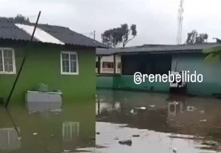  Inundación en Costa Arriba de Colón por lluvia  [Video]