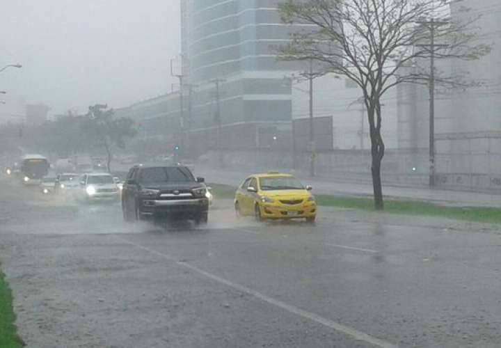 Pronostican lluvias con tormentas para sector occidental del país por 72 horas