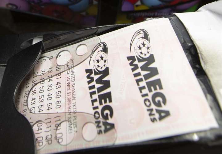 La única rifa que ha superado en cuantía al premio acumulado actual en la historia de la lotería estadounidense fue una de enero de 2016, en la que se repartieron 1.590 millones, que fueron divididos entre tres ganadores. EFE