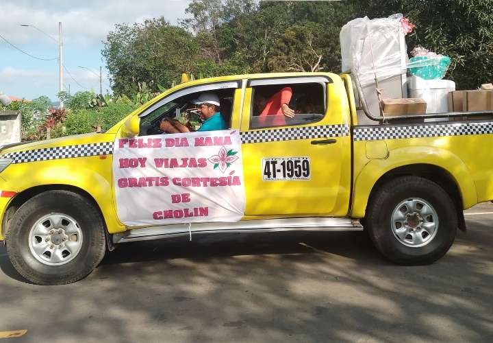 ¡Viaje gratis! Taxista chiricano le rinde homenaje a las madres