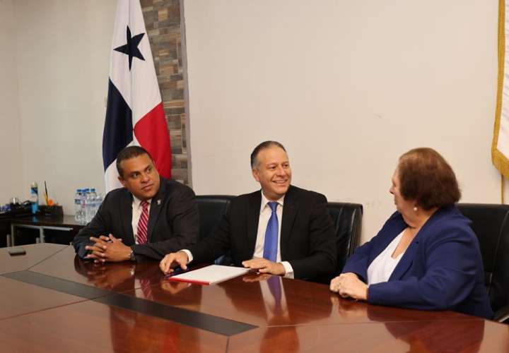 La Embajadora de Estados Unidos en Panamá se reunió con autoridades de Chiriquí.
