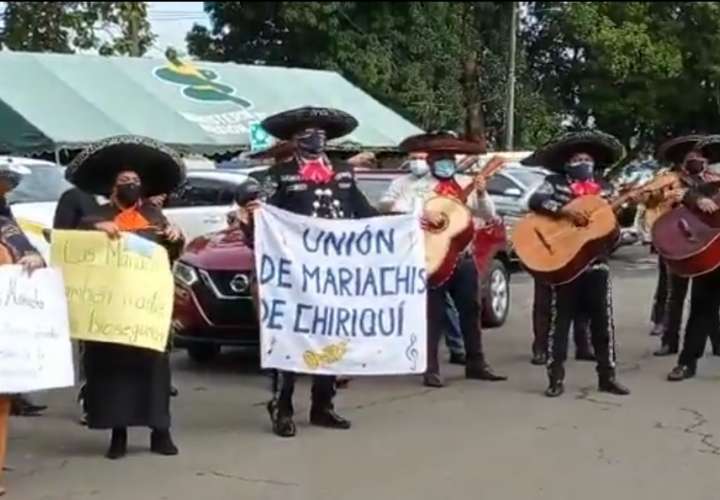 Mariachis chiricanos piden permiso para poder llevar serenatas a las madres