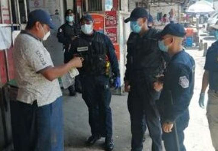 Sorprenden a 19 personas sin mascarillas en San Miguelito