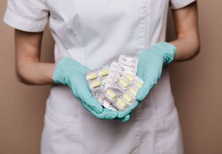 CSS comprará 38 medicamentos con más prontitud tras firma de decreto