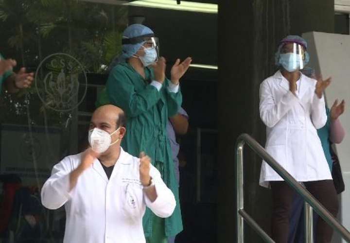 Grupo de médicos pide reforzar atención y reabastecer farmacias en Panamá 