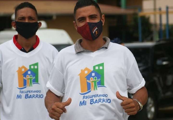 Colonenses cierran vía para pedir trabajo en proyecto "Recuperando Mi Barrio"