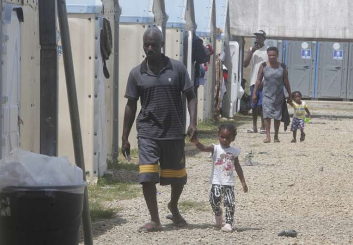 Migrantes captados en un campamento en Darién (Panamá). EFE/Archivo