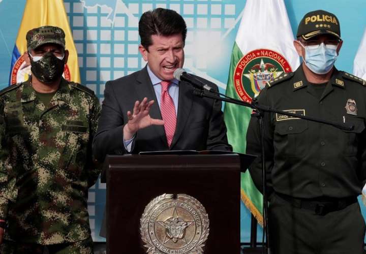 El ministro de Defensa de Colombia, Diego Molano (c). EFE