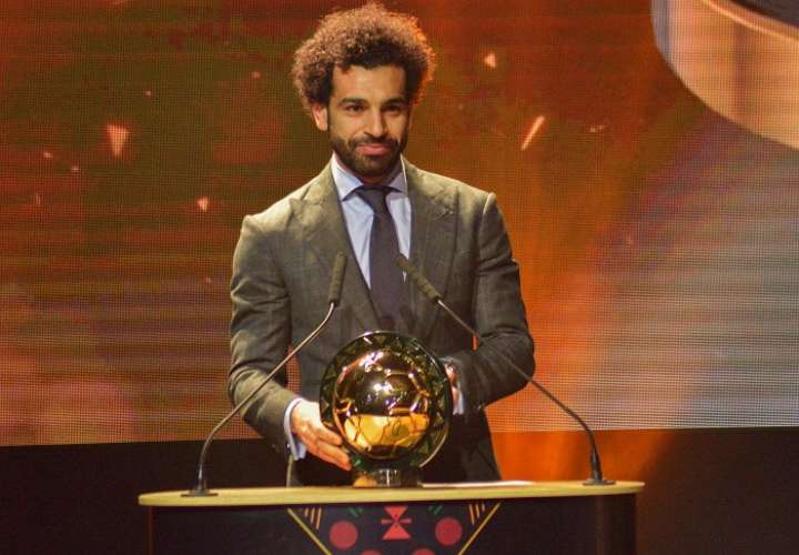 Mohamed Salah habla tras recibir el premio a Jugador del Año de la Confederación Africana de Fútbol (CAF) . Foto: EFE