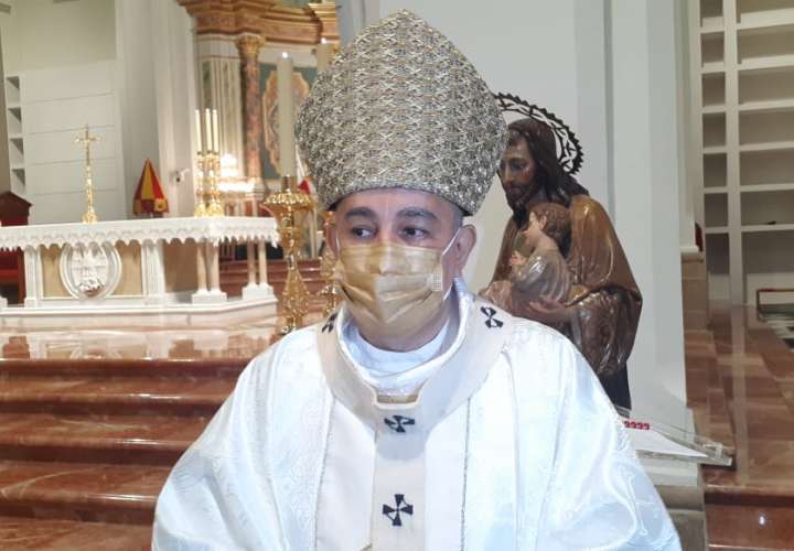 Santa Misa Crismal presidida por monseñor José Domingo Ulloa  [Video]