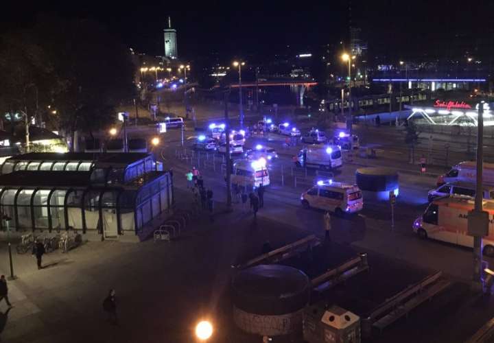 Se prende Viena.  Confirman atentados terroristas en lugares públicos (Videos)