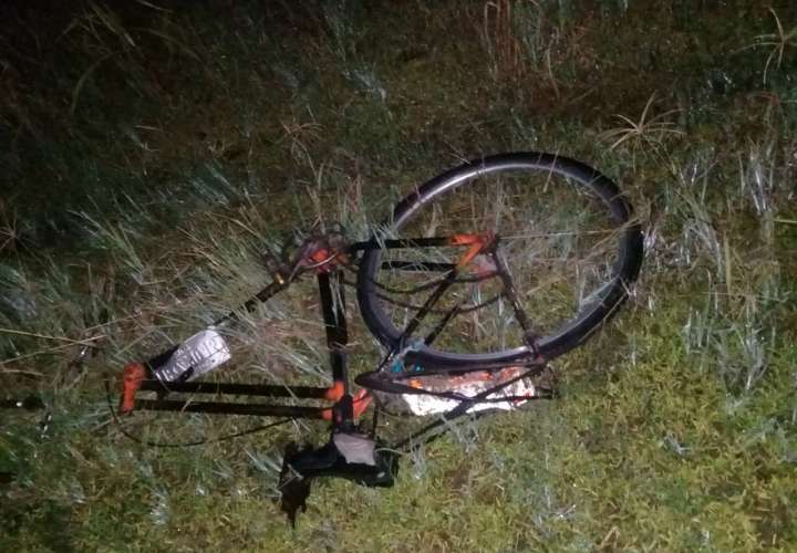 La bicicleta quedó partida en varios pedazos. Foto: Mayra Madrid