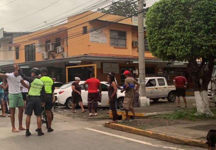 Ataque armado deja un muerto y dos heridos en Río Abajo (Video)