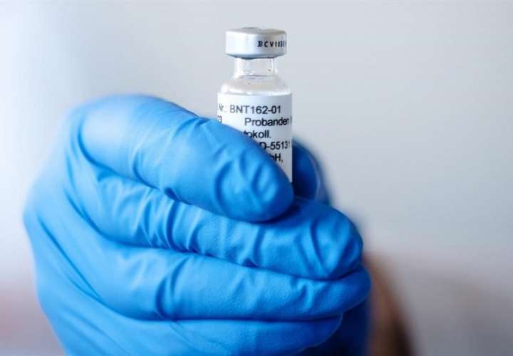 Imagen cedida por la farmacéutica alemana BioNTech en la que se muestra la BNT162b2, candidata a vacuna contra la covid-19, en Mainz, Alemania. EFE