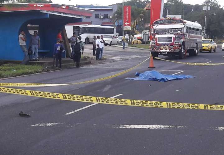 Dos muertos por atropello en Colón [VIDEO]