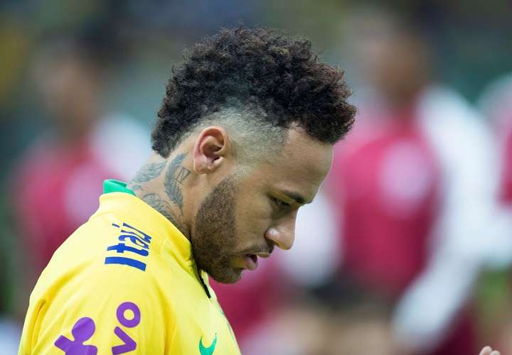 Neymar sufrió una torcedura en el tobillo derecho durante el partido del miércoles contra Catar. Foto: EFE