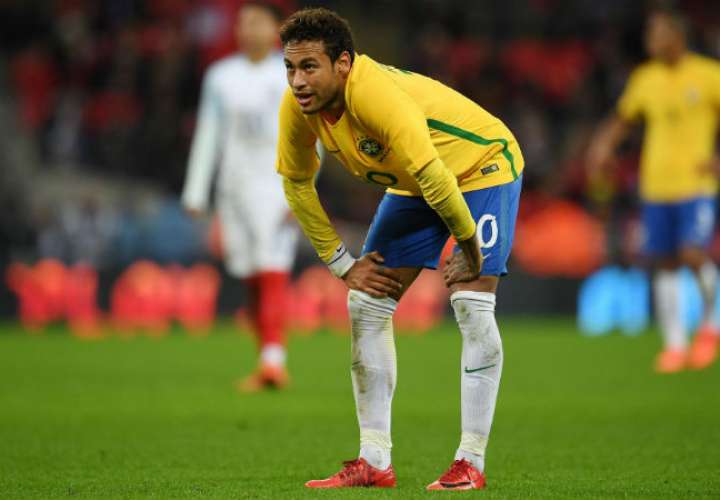 Neymar estaba de baja desde febrero pasado, cuando sufrió una fractura en el quinto metatarsiano del pie derecho. Foto EFE
