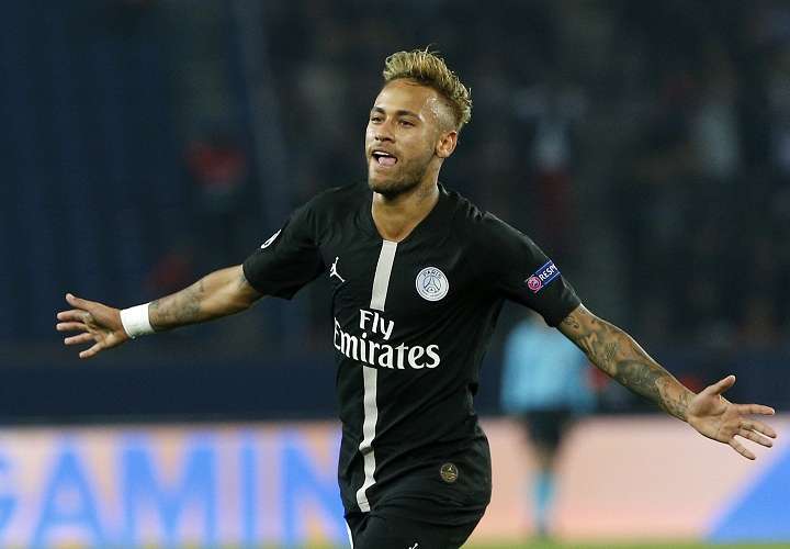Neymar lideró la goleada del París Saint-Germain en el Parque de los Príncipes contra un manso Estrella Roja (6-1). Foto: AP