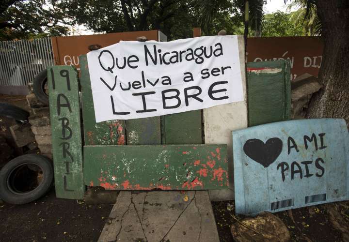 Gobierno de Nicaragua quiere parar protestas con balas, dice líder campesina