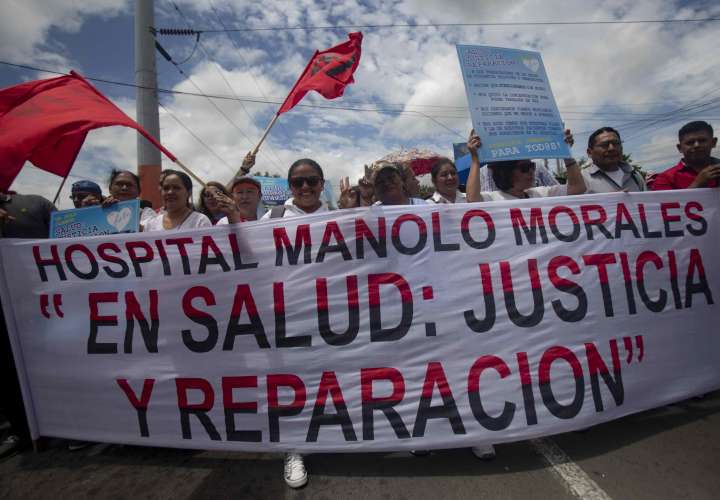 Médicos marchan en solidaridad con colegas destituidos en Nicaragua