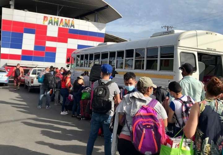 Último grupo de nicaragüenses sale de Panamá rumbo a su país