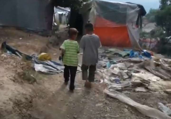 Tres intentos de suicidios entre niños en campos de refugiados en Lesbos