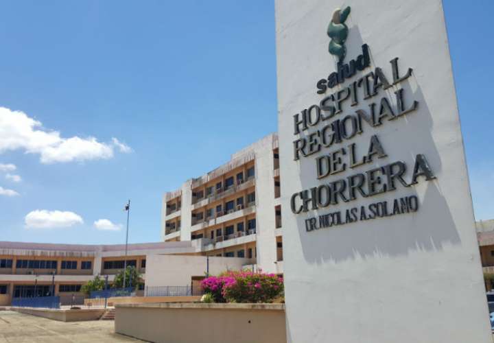 Vista de la parte exterior del hospital Nicolás A. Solano de La Chorrera.  /  Foto: Raimundo Rivera
