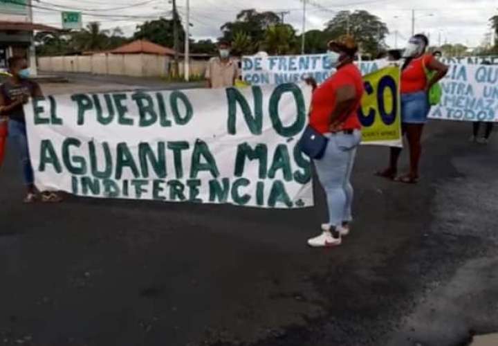 Pacientes de hemodiálisis de la CSS protestan por falta de insumos en Colón