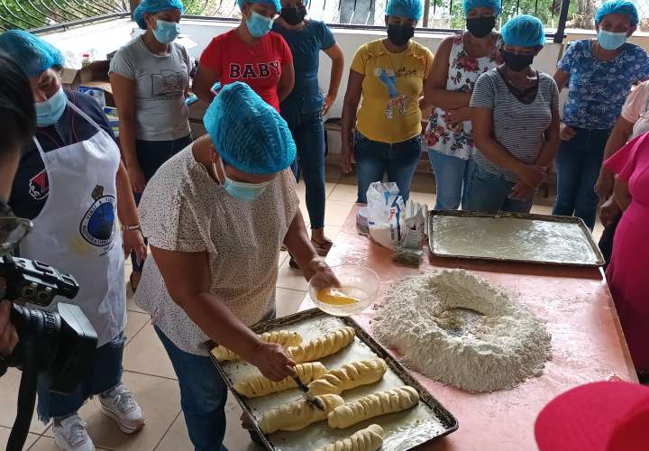 Enseñan a preparar huertos caseros y pan en comunidades de Veraguas 