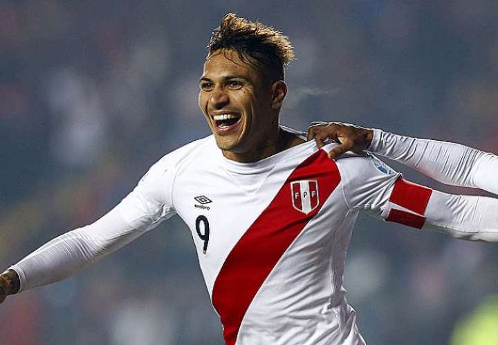 Paolo Guerrero fue una de las figuras de Perú durante las eliminatorias./ EFE