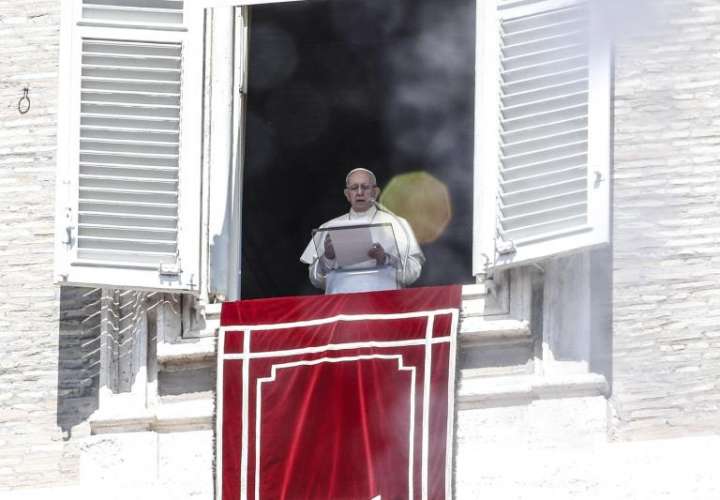 El papa Francisco este domingo en el Vaticano. EFE