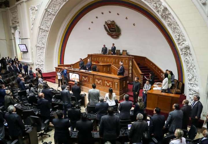 Vista parcial del hemiciclo de sesiones de la Asamblea Nacional hoy en Caracas (Venezuela). EFE