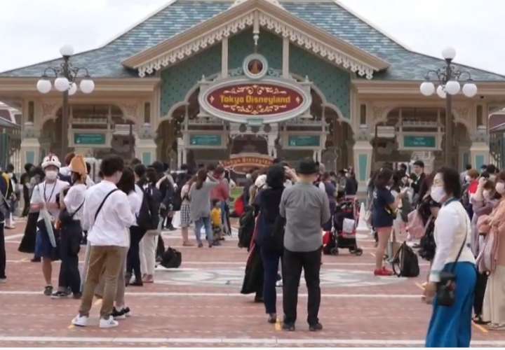 Reabren los parques de Disney en Tokio después de cuatro meses