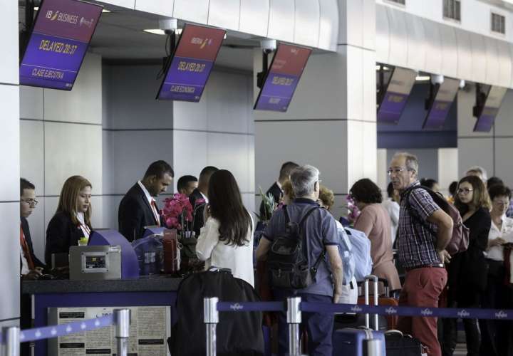 Vista general de pasajeros en el Aeropuerto Internacional de Tocumen. Foto: @tocumenaero  