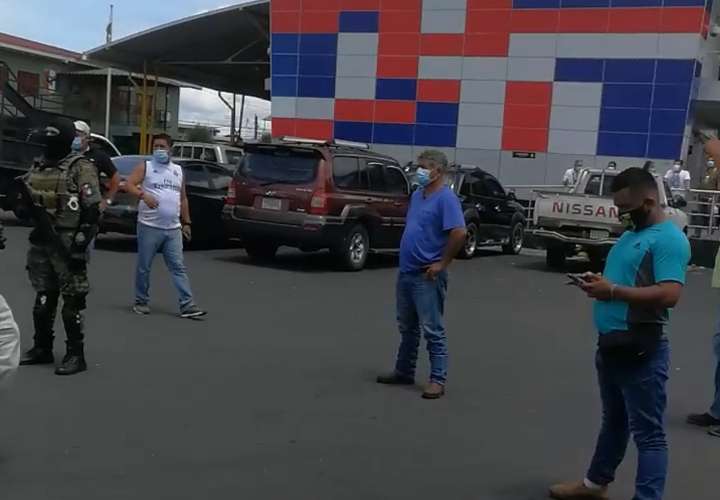 Transportistas de carga de Panamá cierran frontera de Paso Canoas (Video)