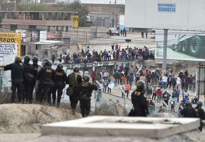 Estallido de violencia en Perú suma 4 muertos 