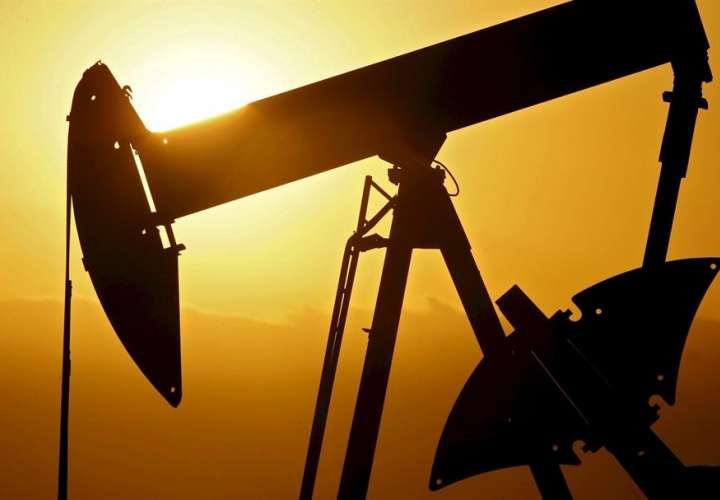 Sube pecio del petróleo Brent y Texas, tras caída de inventario de crudo en EEUU