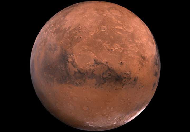 Científica recomienda que todos se muden a Marte antes de que sea tarde