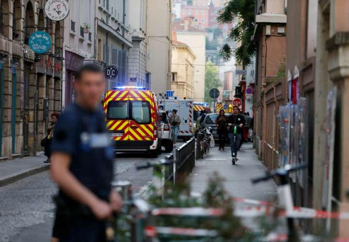 La policía francesa difundirá nuevas fotos del autor de la explosión de Lyon