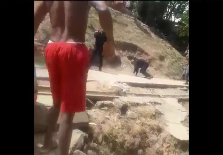Trifulca en Torrijos Carter; policías y residentes terminan enfrentados (Video)