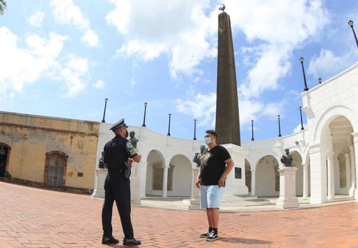 La seguridad en puertos, terminales de autobusus y aeropuertos del país seraá reforazada con unidades de la Policía de Turismo.