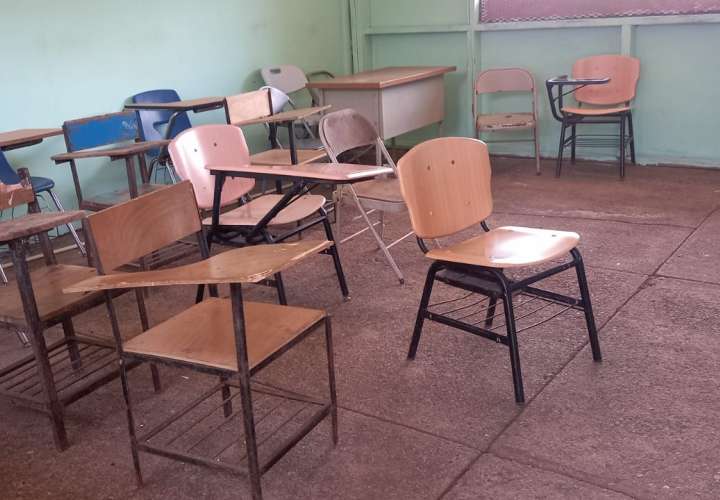 Polilla se comió sillas de estudiantes, dice educadora veragüense