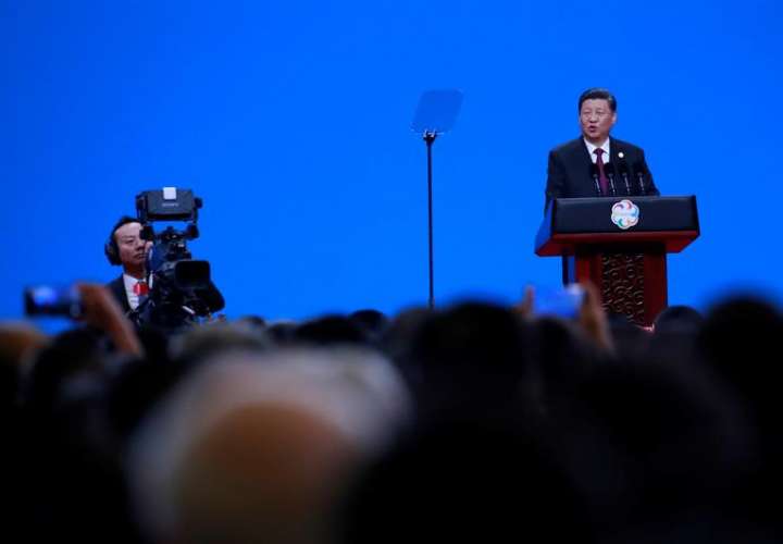 El presidente chino, Xi Jinping, habla durante la ceremonia de apertura de la Conferencia sobre el Diálogo de las Civilizaciones Asiáticas este miércoles, en Pekín (China). EFE